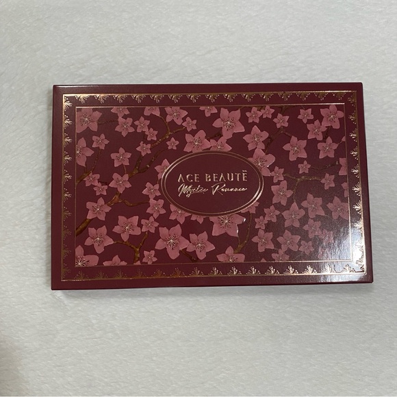 Ace Beaute Mystic Romance Eyeshadow Palette - Picture 6 of 6